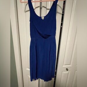 Wilfred Artizia Dress

Worn once. In excellent condition!